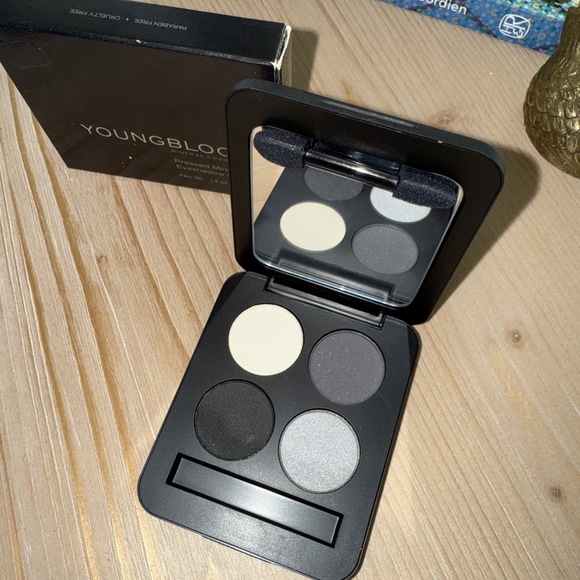 Youngblood Pressed Mineral Eyeshadow Quad Starlet 0.14oz  / 14g BRAND NEW - Picture 1 of 5